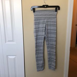 Lululemon white & grey striped leggings sz 4
